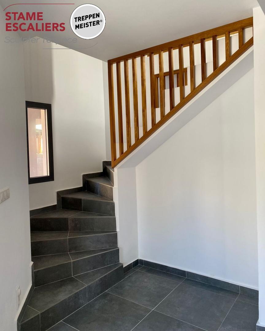 VIVA TRIANGLE garde-corps rampant sur escalier béton