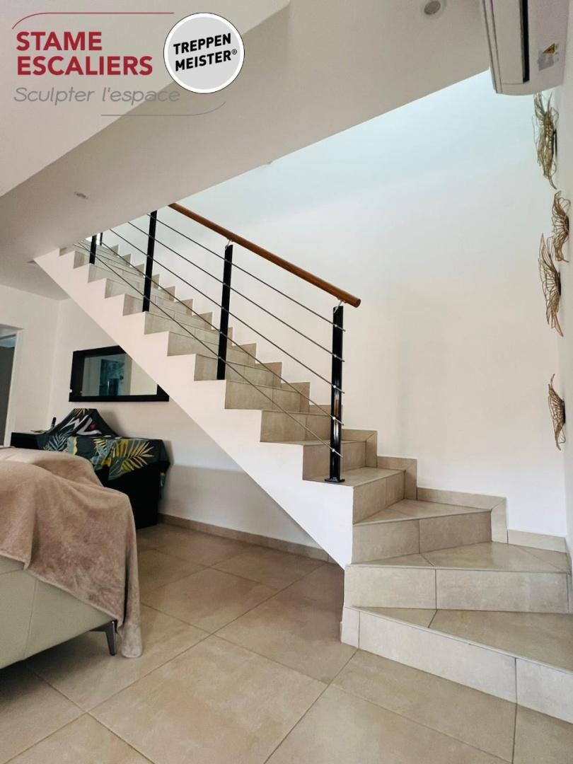 LOFT garde-corps rampant sur escalier béton