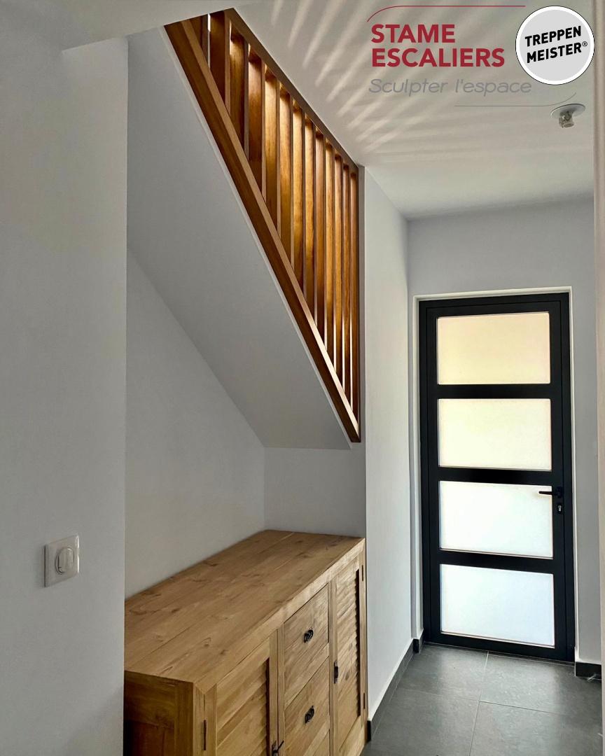 VIVA TRIANGLE garde-corps rampant sur escalier béton