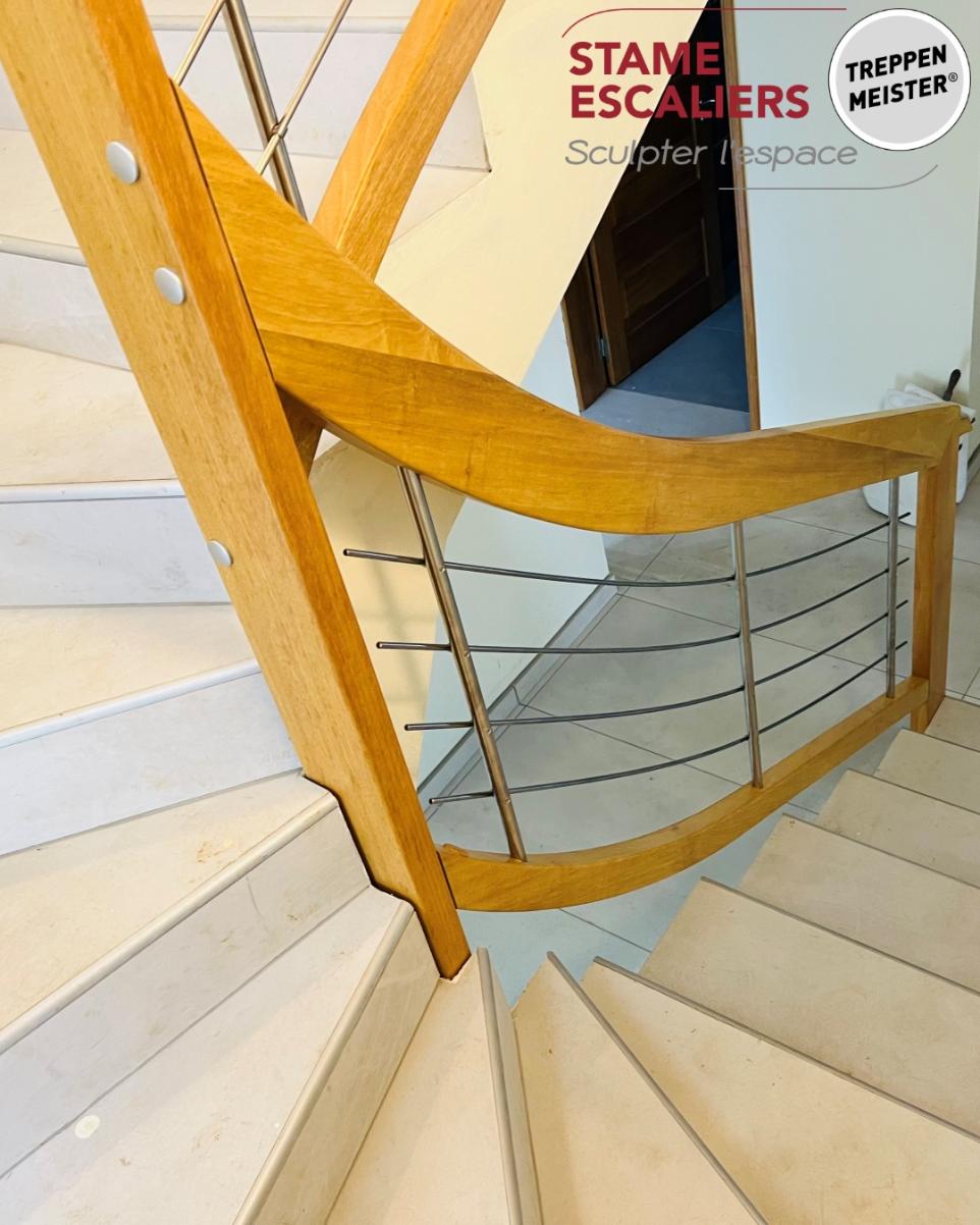 NOVA GCR garde-corps rampant sur escalier béton