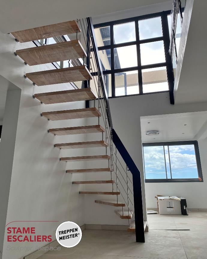 escalier HABITAT un quart tournant entretoises inox