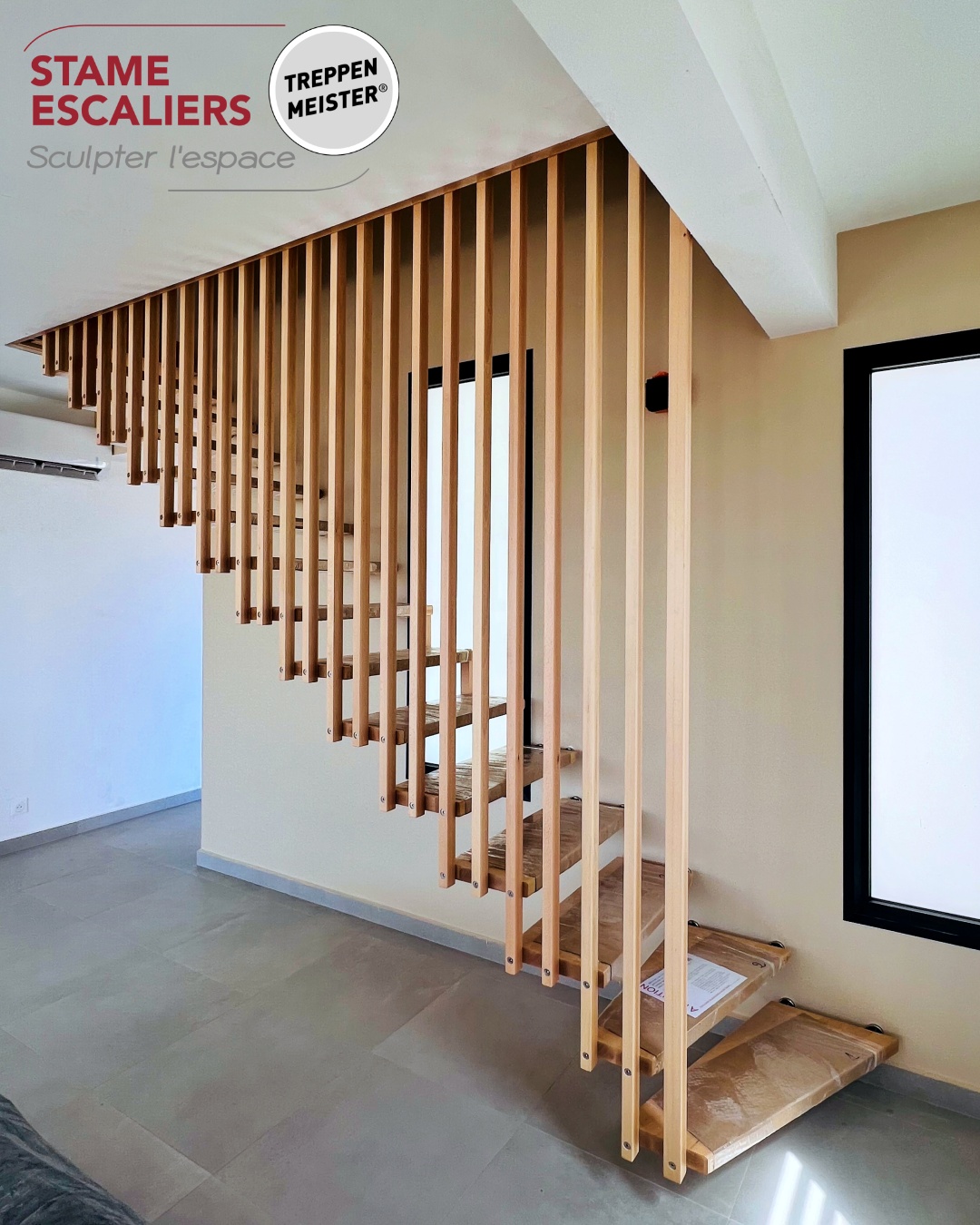 escalier suspendu en bois sur-mesure CLAUSTRA