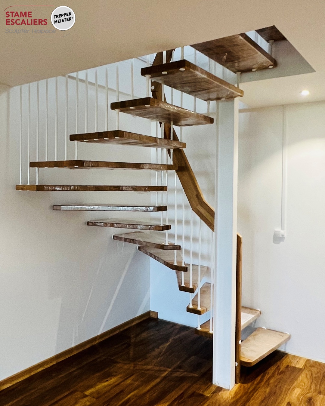 escalier suspendu en bois sur-mesure OPTIMA