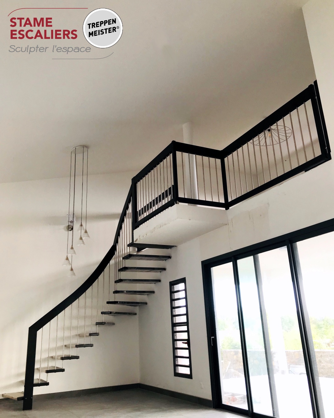 escalier suspendu en bois sur-mesure VIVA