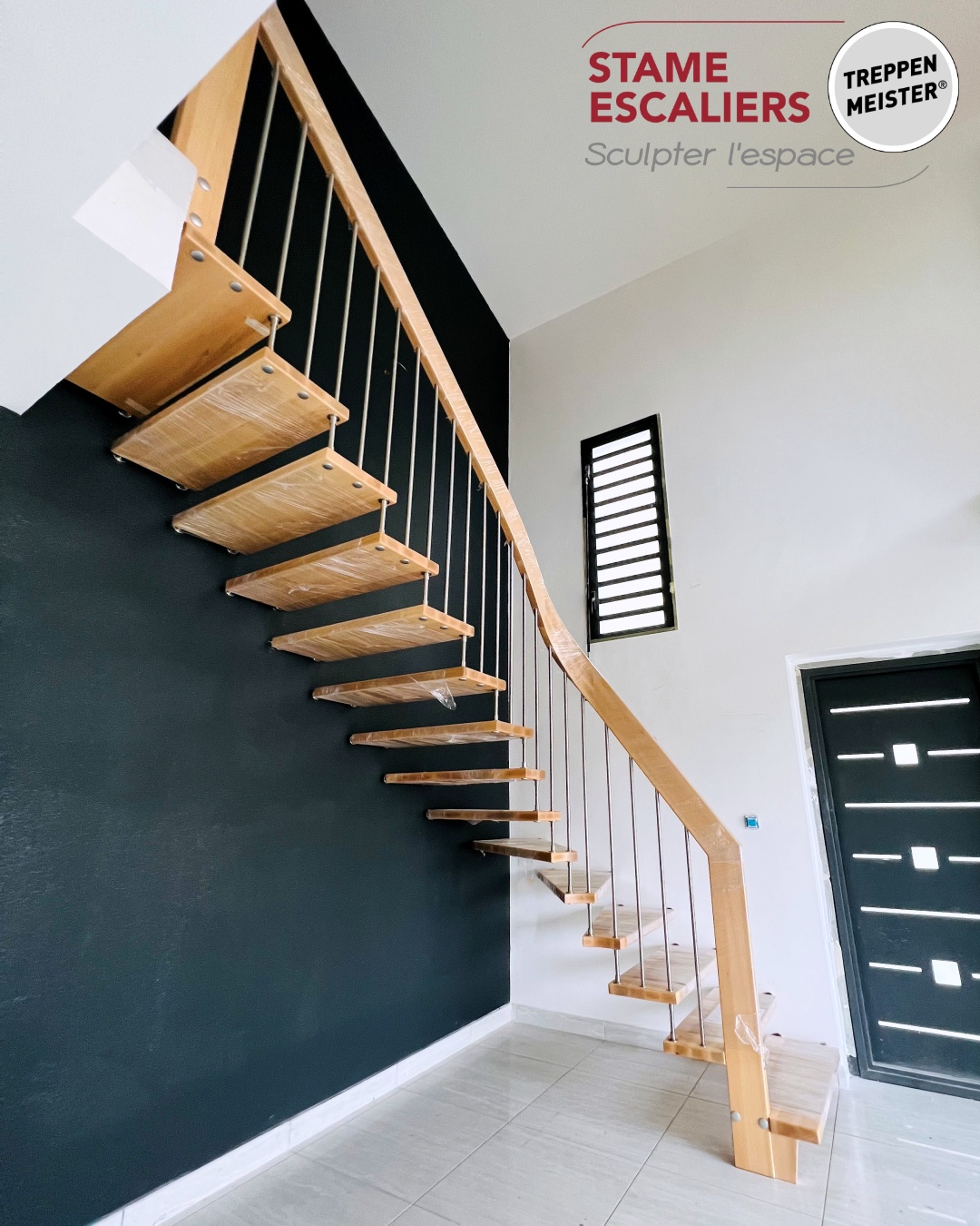 escalier suspendu en bois sur-mesure VIVA