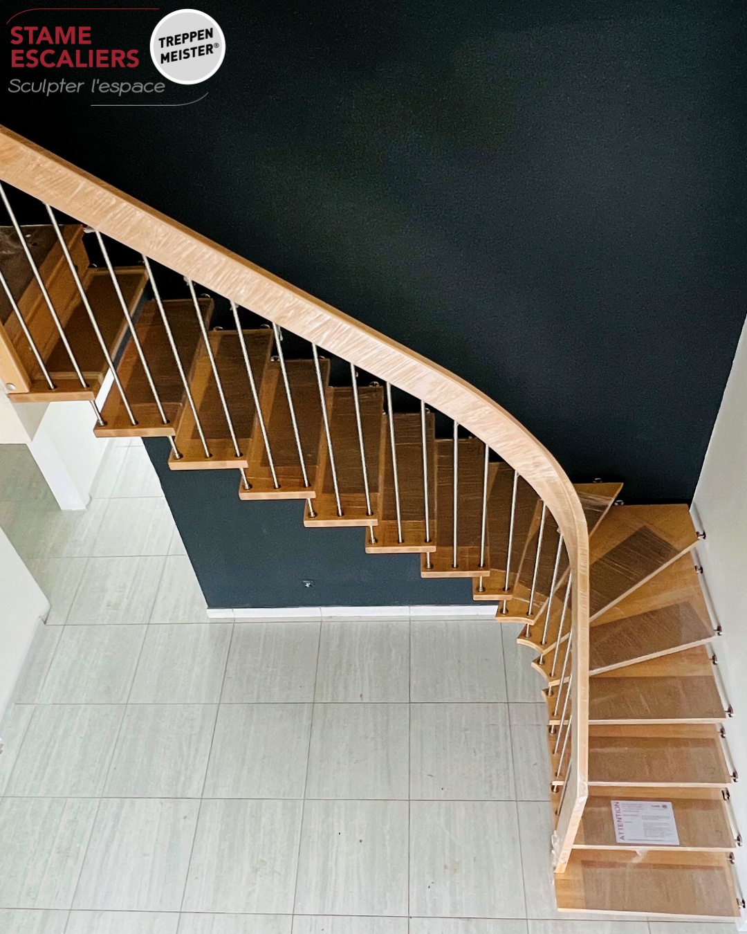 escalier suspendu en bois sur-mesure VIVA