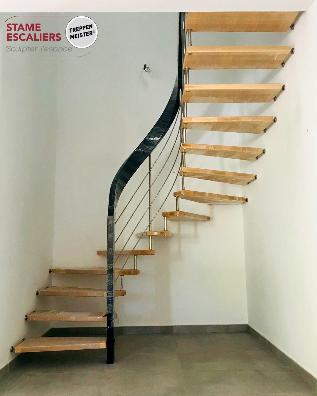 escalier suspendu en bois sur-mesure NOVA