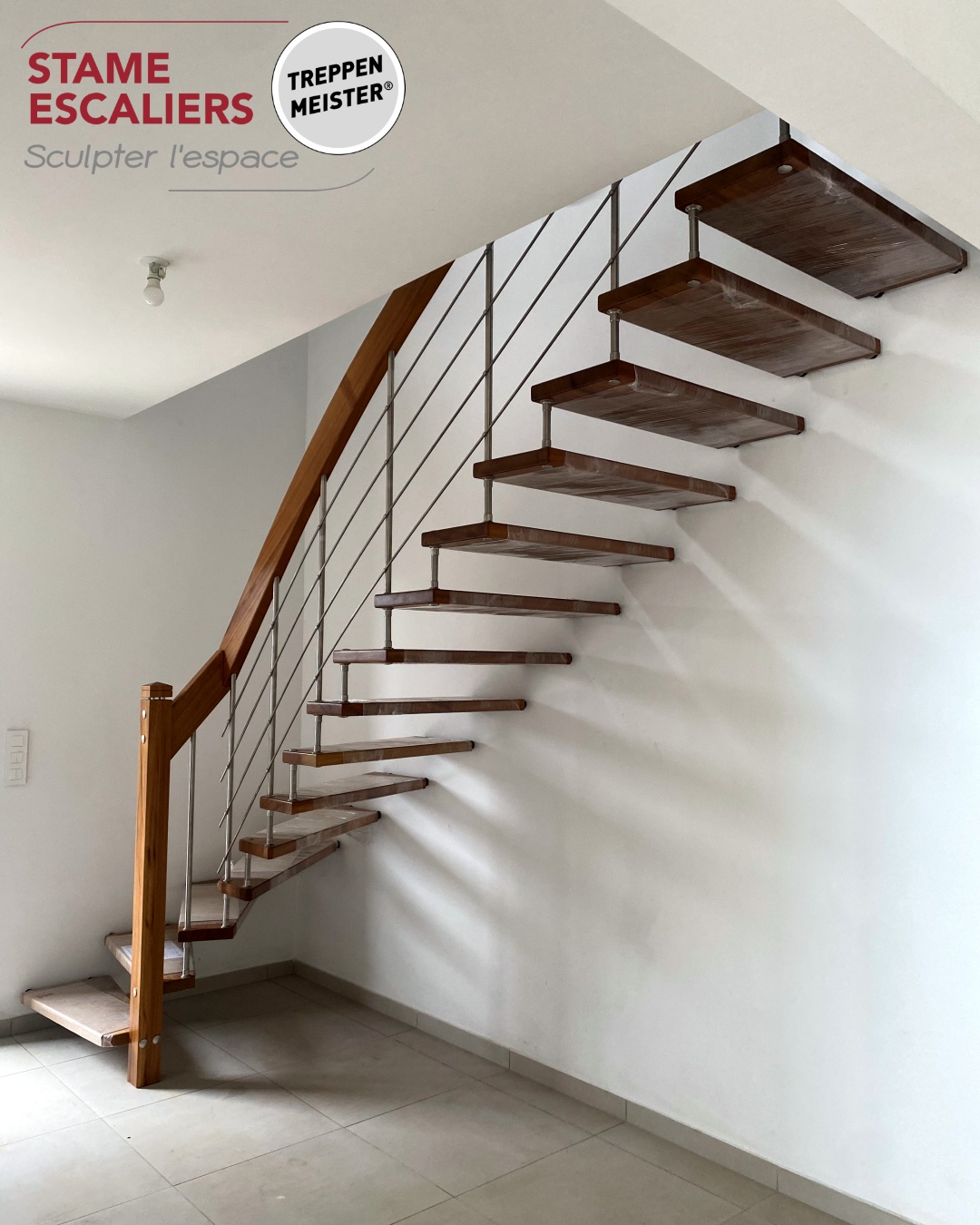 escalier suspendu en bois sur-mesure NOVA