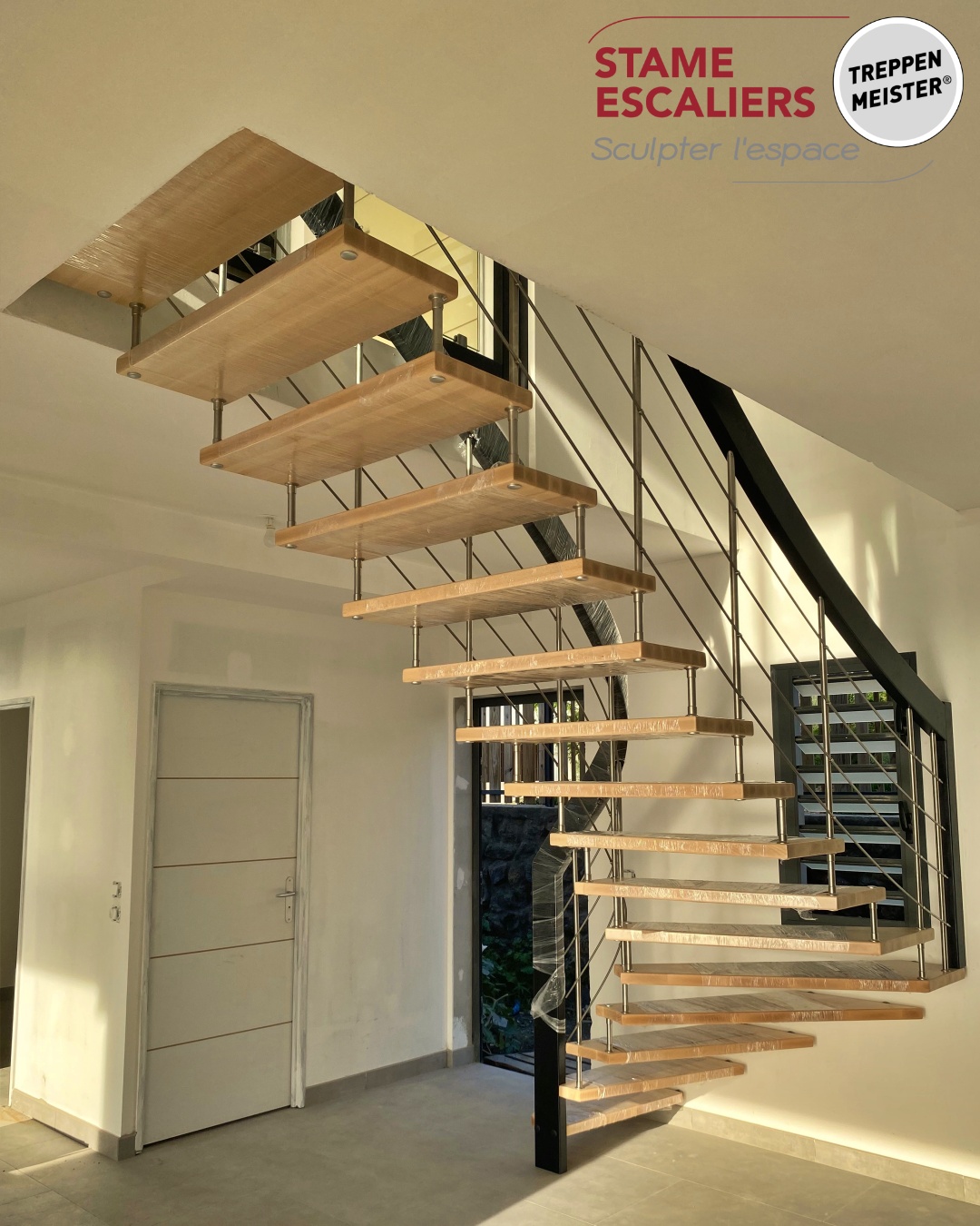 escalier suspendu en bois sur-mesure NOVA