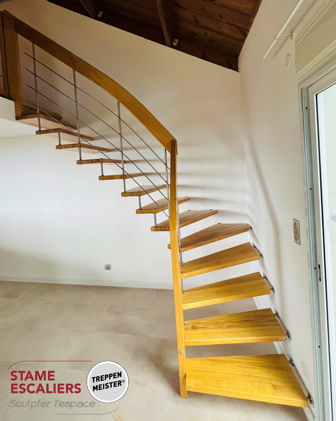 escalier suspendu en bois sur-mesure NOVA