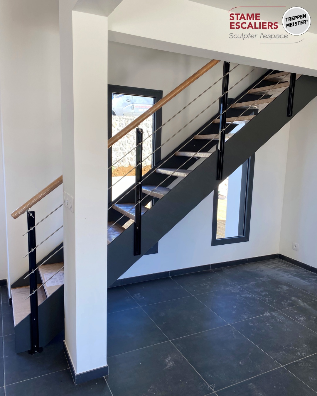 escalier suspendu bois sur-mesure LOFT