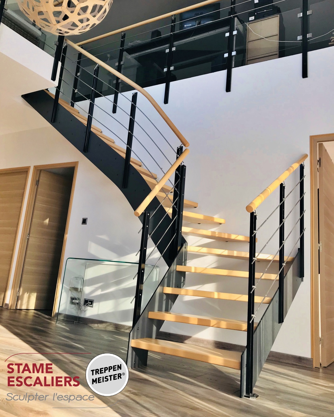escalier suspendu bois sur-mesure LOFT