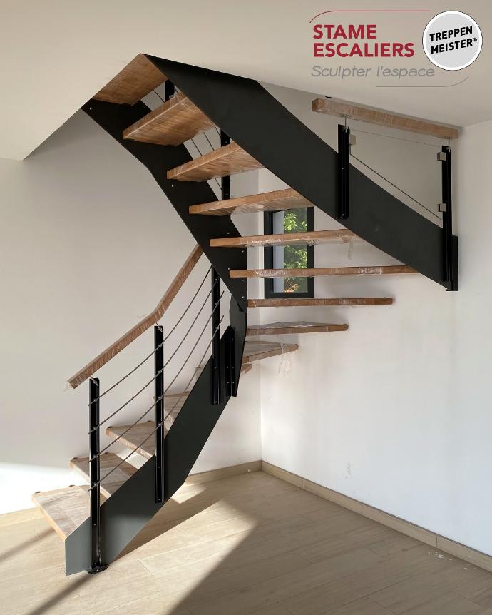 escalier suspendu bois sur-mesure LOFT