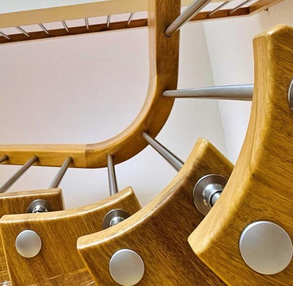 courbe de l'escalier suspendu VIVA