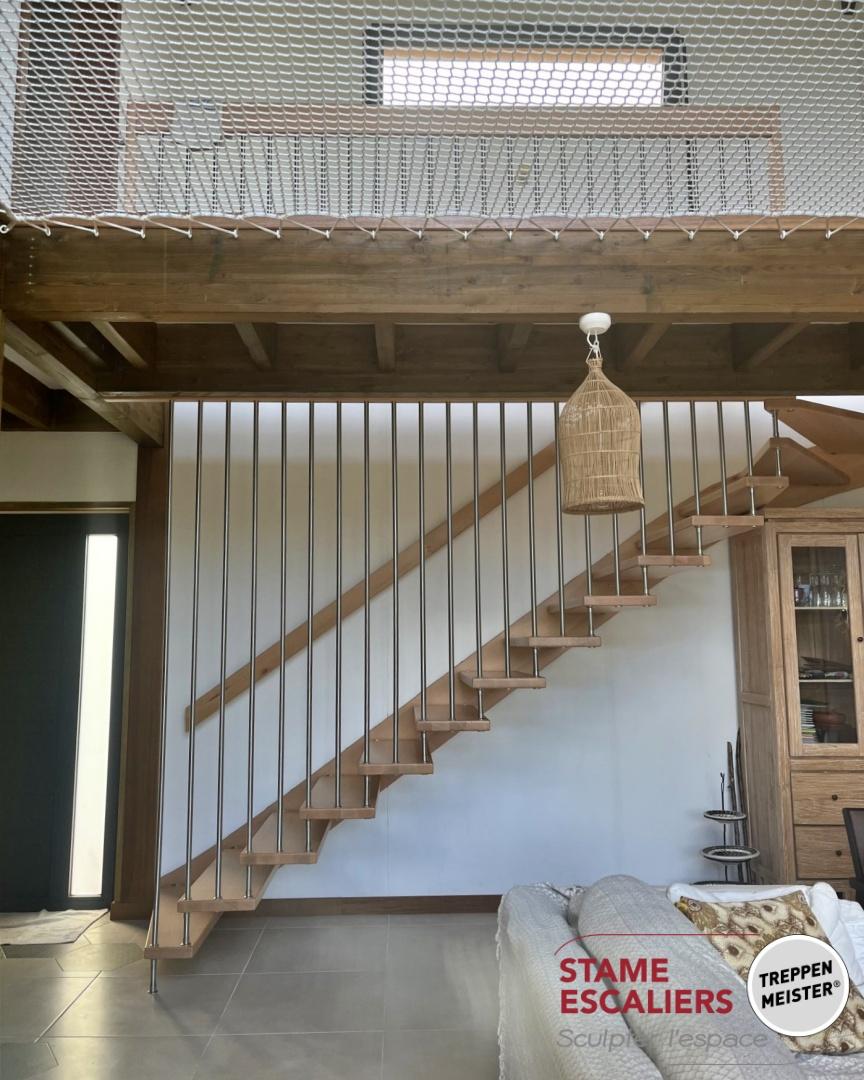 escalier suspendu en bois sur-mesure VIVA Variant
