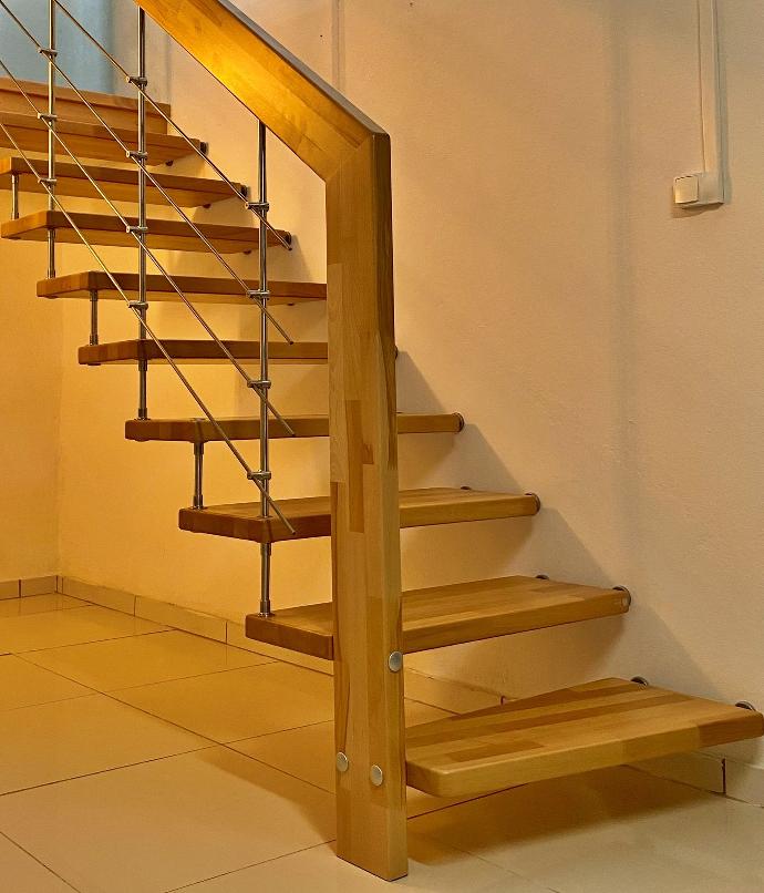 escalier droit Habitat entretoises inox