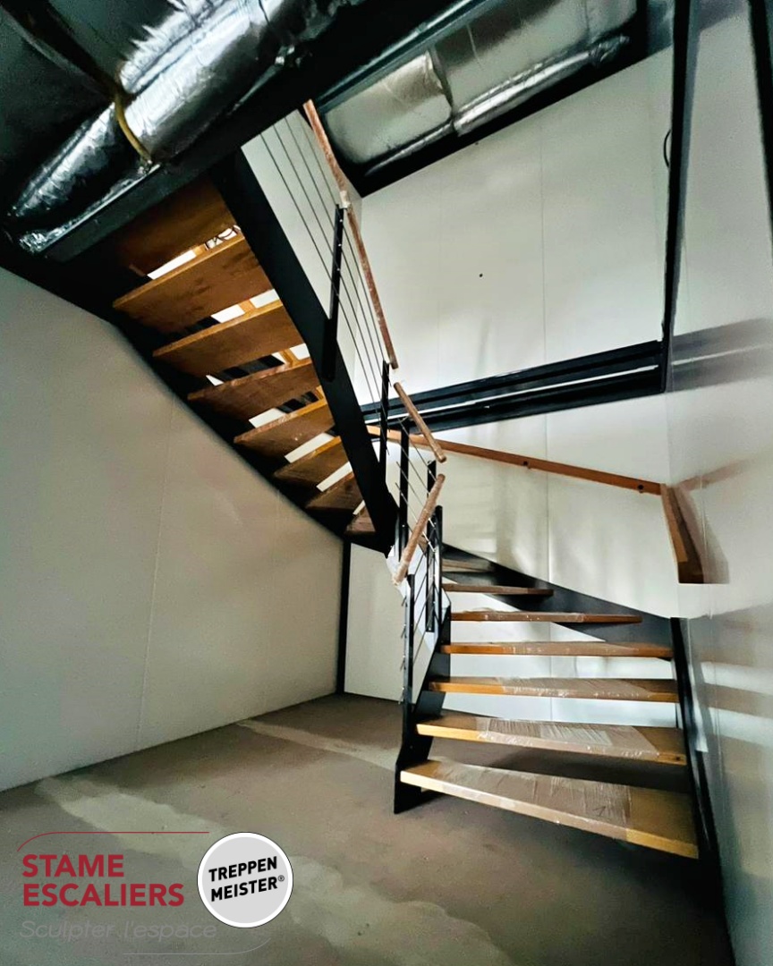 escalier suspendu bois sur-mesure LOFT